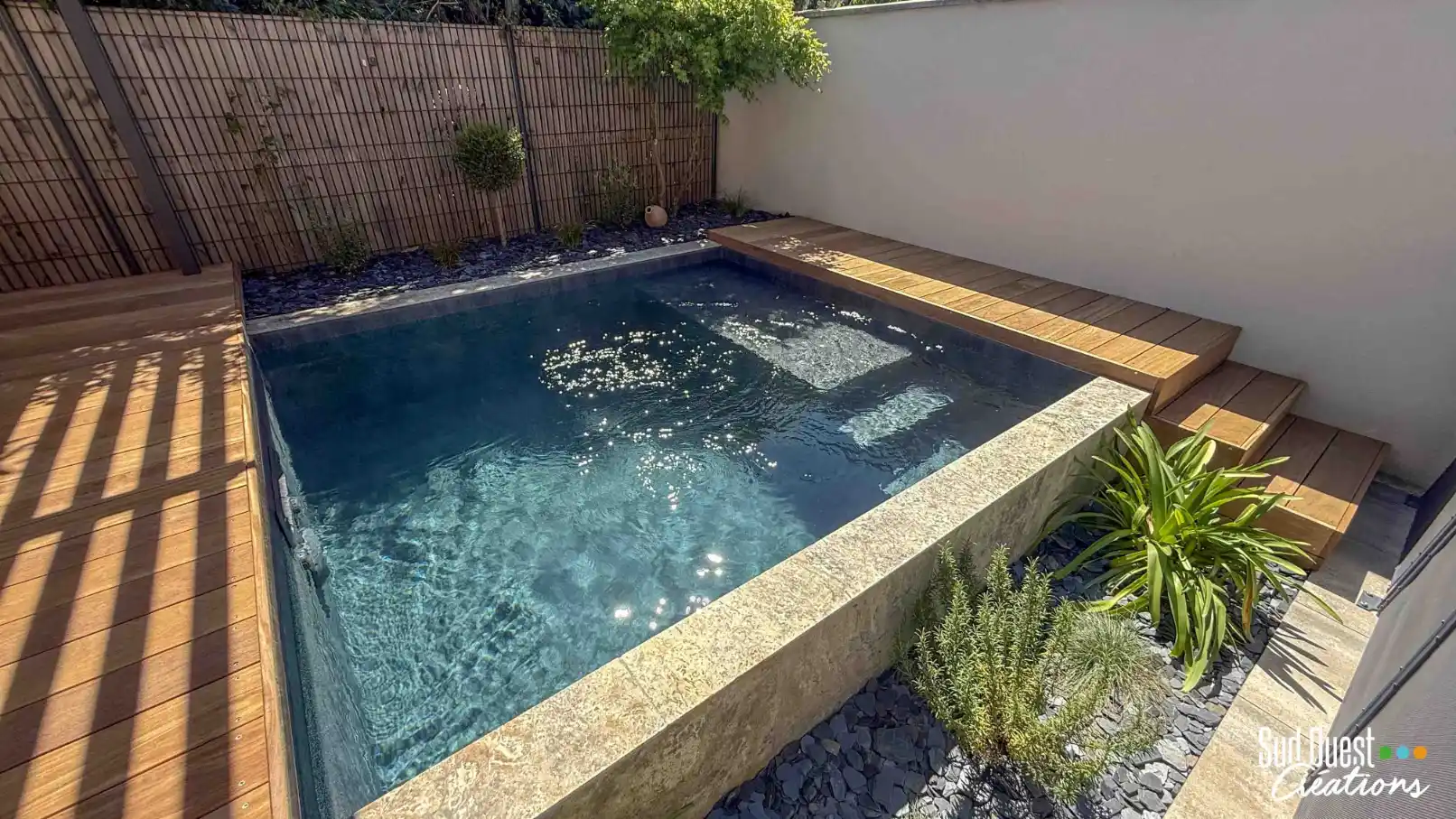 Mini piscine maçonnée de 2.5x3m idéale pour un petit terrain de ville ou une cour à L'Union.